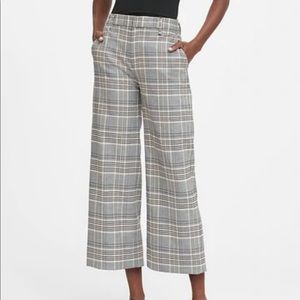 Beautiful plaid wide leg cropped pants from Banana Republic.